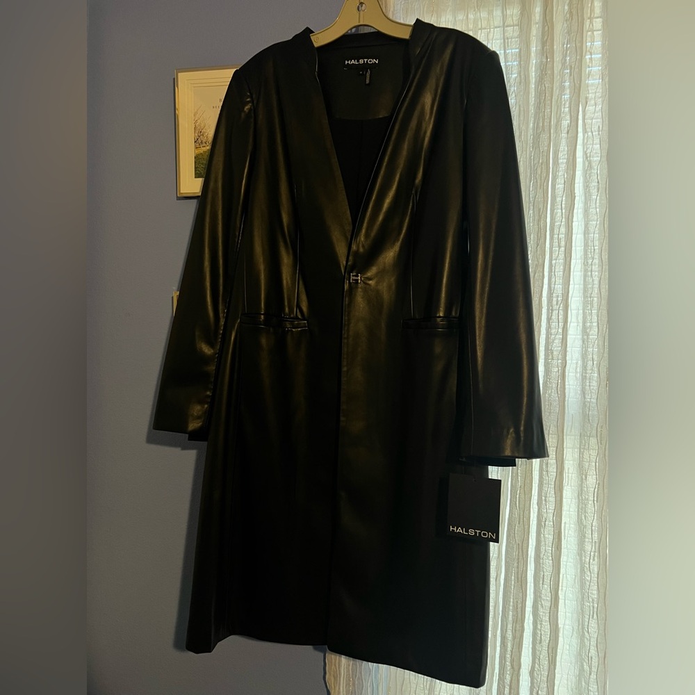 Halston Collarless Coatt